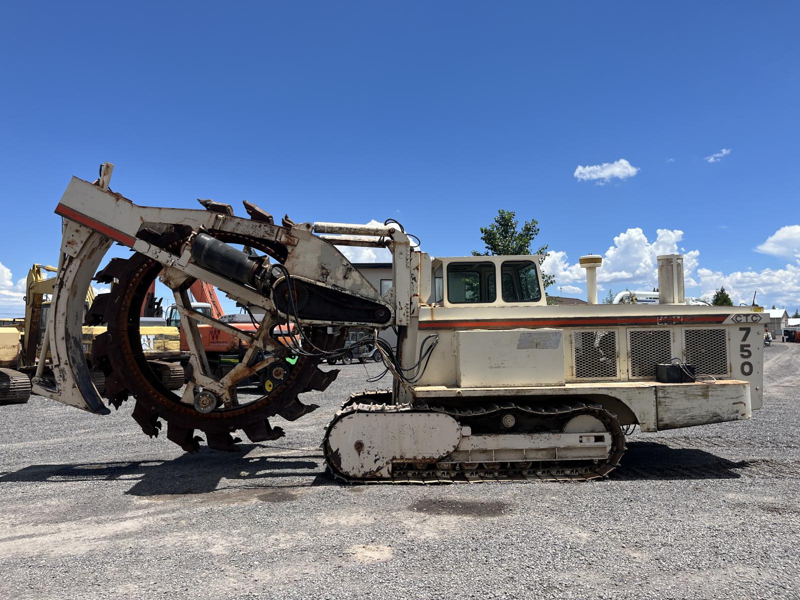 ./imagenes/INVOICE/2019/15976/CAPITOL TRENCHER CTC750 (18).JPG